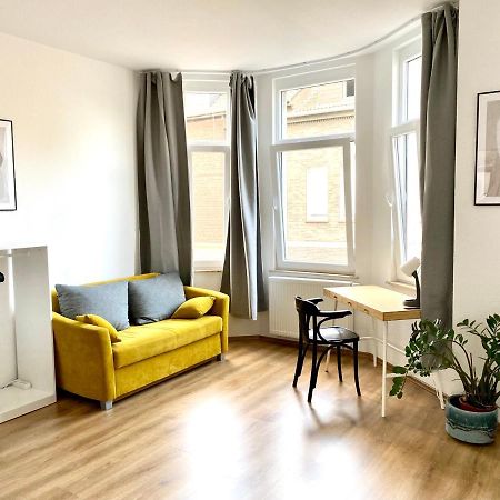 2 Rooms, Free Parking, 25 Min To Duesseldorf, 150 Mbps Wlan Duisbourg Extérieur photo