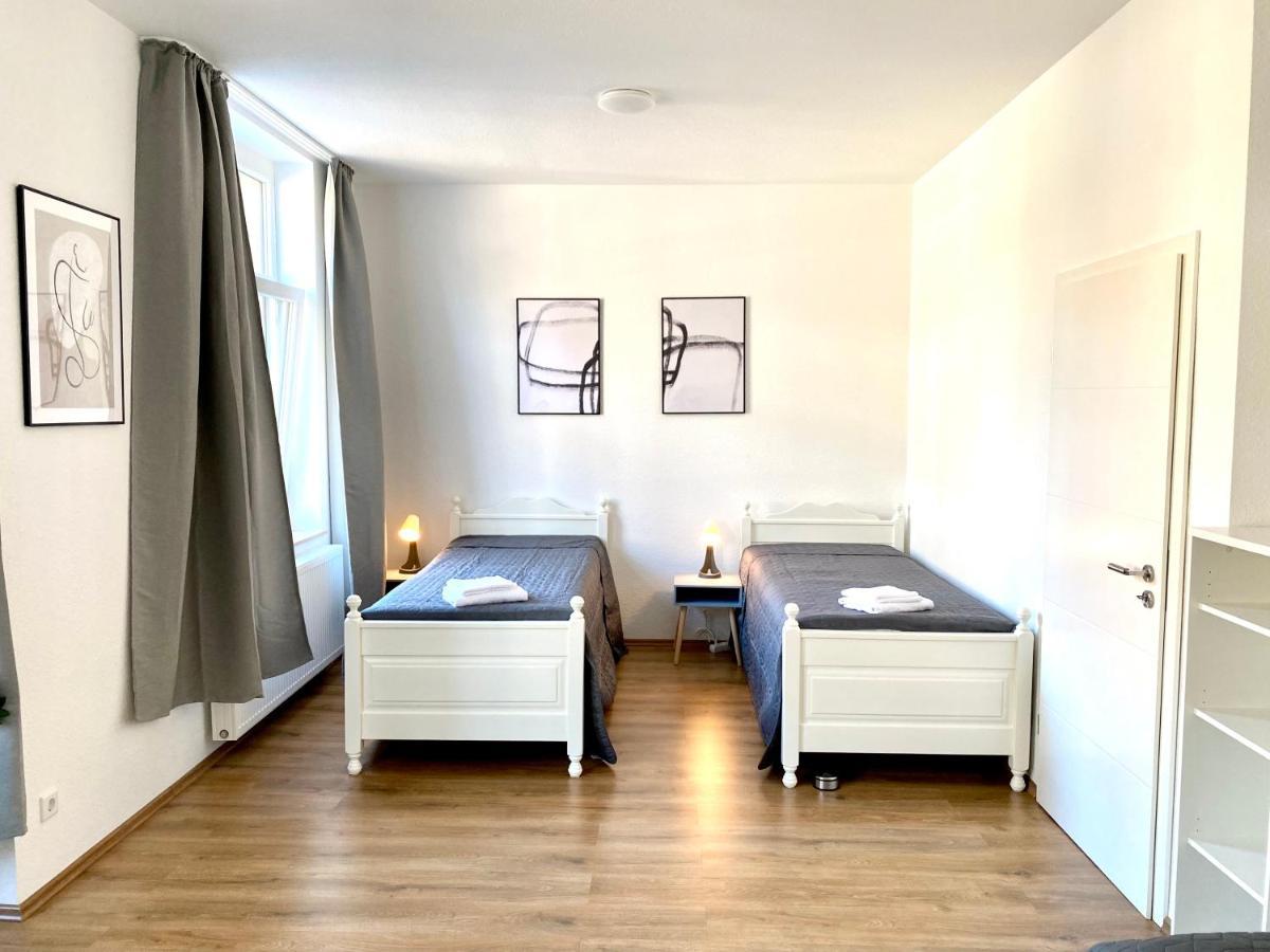 2 Rooms, Free Parking, 25 Min To Duesseldorf, 150 Mbps Wlan Duisbourg Extérieur photo