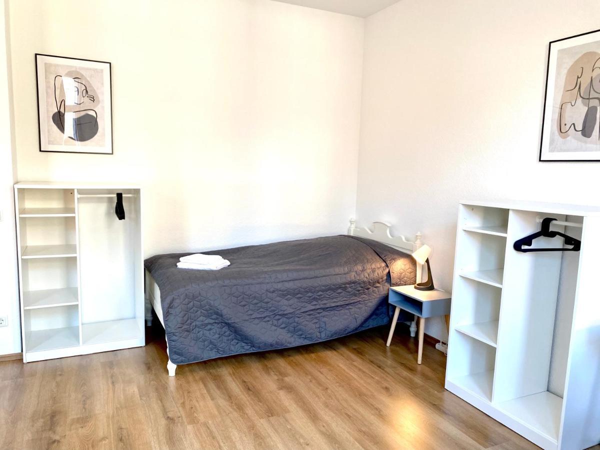 2 Rooms, Free Parking, 25 Min To Duesseldorf, 150 Mbps Wlan Duisbourg Extérieur photo