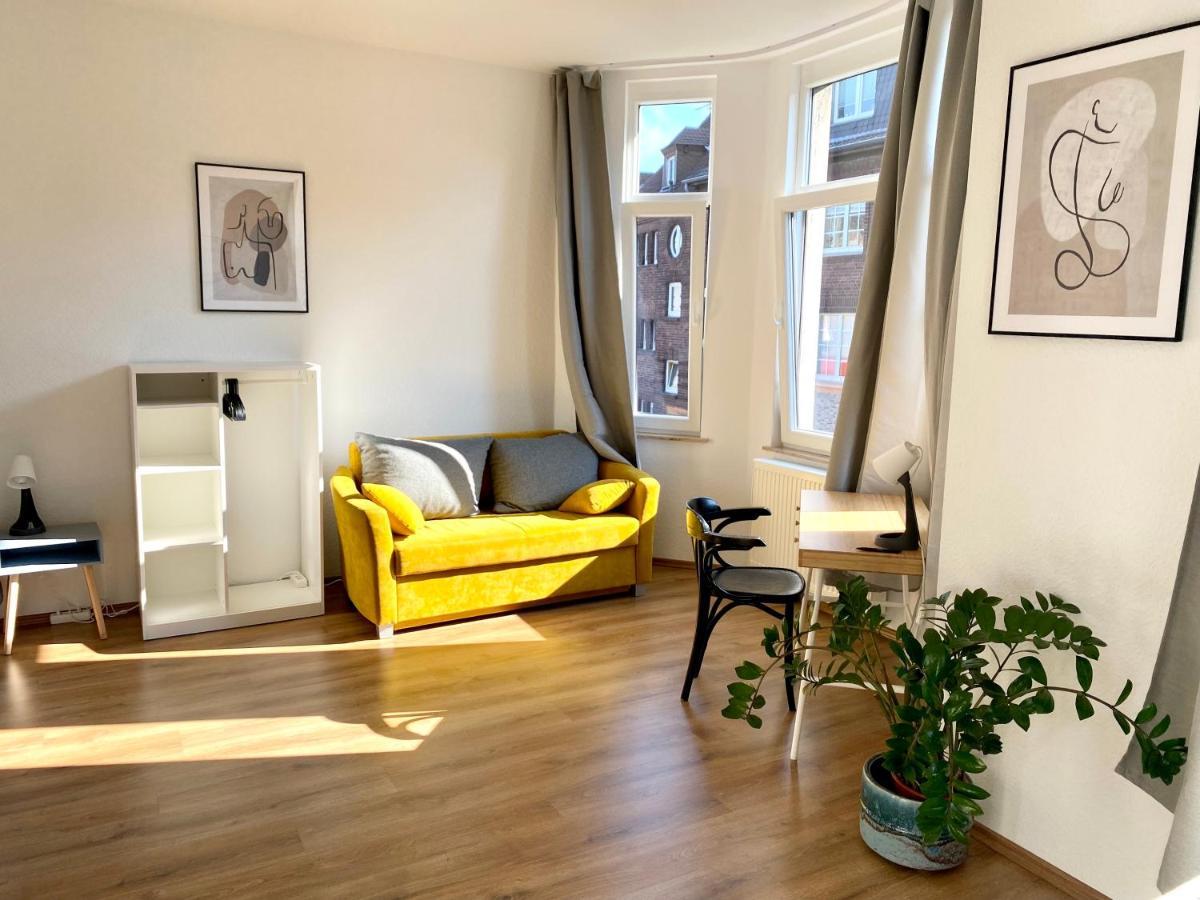 2 Rooms, Free Parking, 25 Min To Duesseldorf, 150 Mbps Wlan Duisbourg Extérieur photo