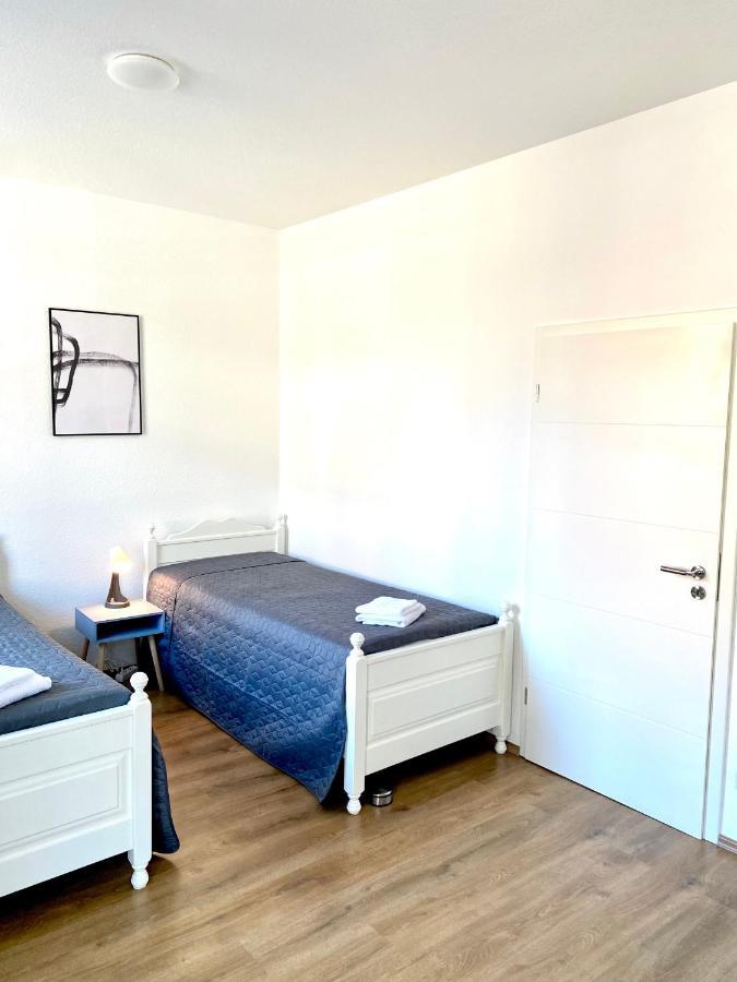 2 Rooms, Free Parking, 25 Min To Duesseldorf, 150 Mbps Wlan Duisbourg Extérieur photo