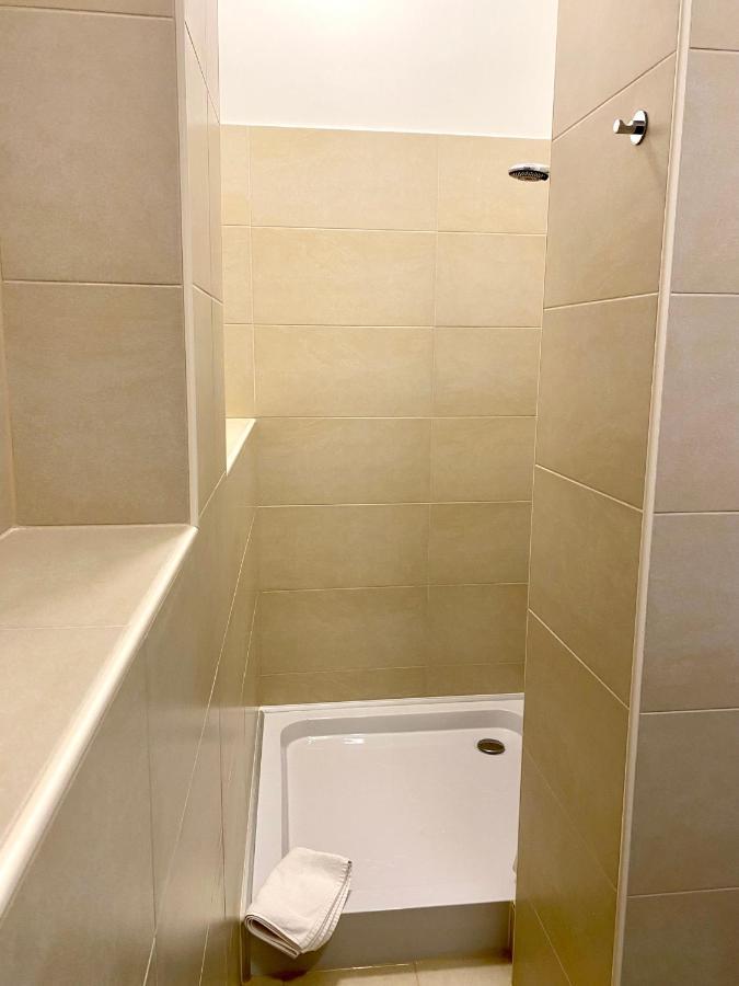 2 Rooms, Free Parking, 25 Min To Duesseldorf, 150 Mbps Wlan Duisbourg Extérieur photo