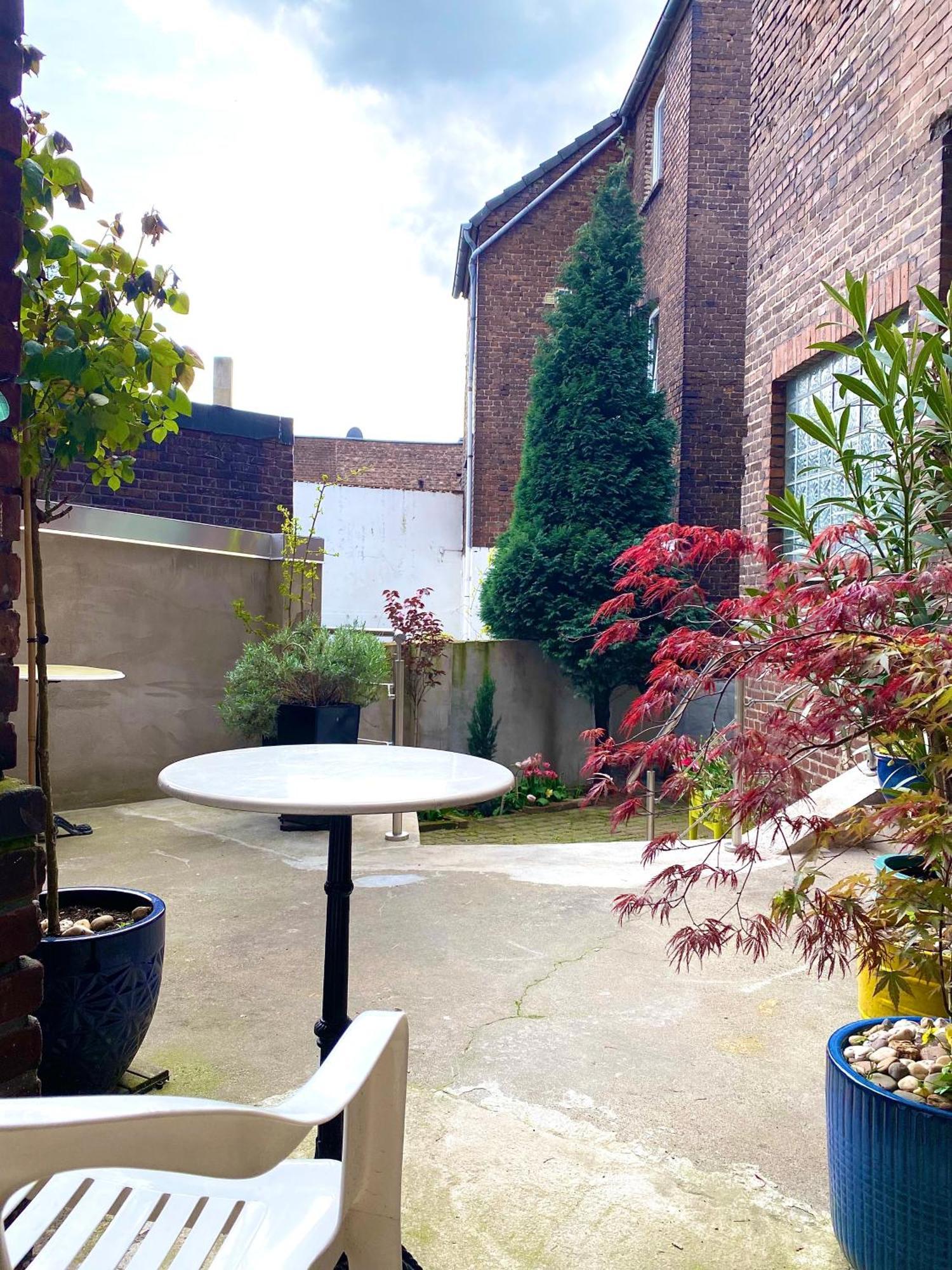 2 Rooms, Free Parking, 25 Min To Duesseldorf, 150 Mbps Wlan Duisbourg Extérieur photo