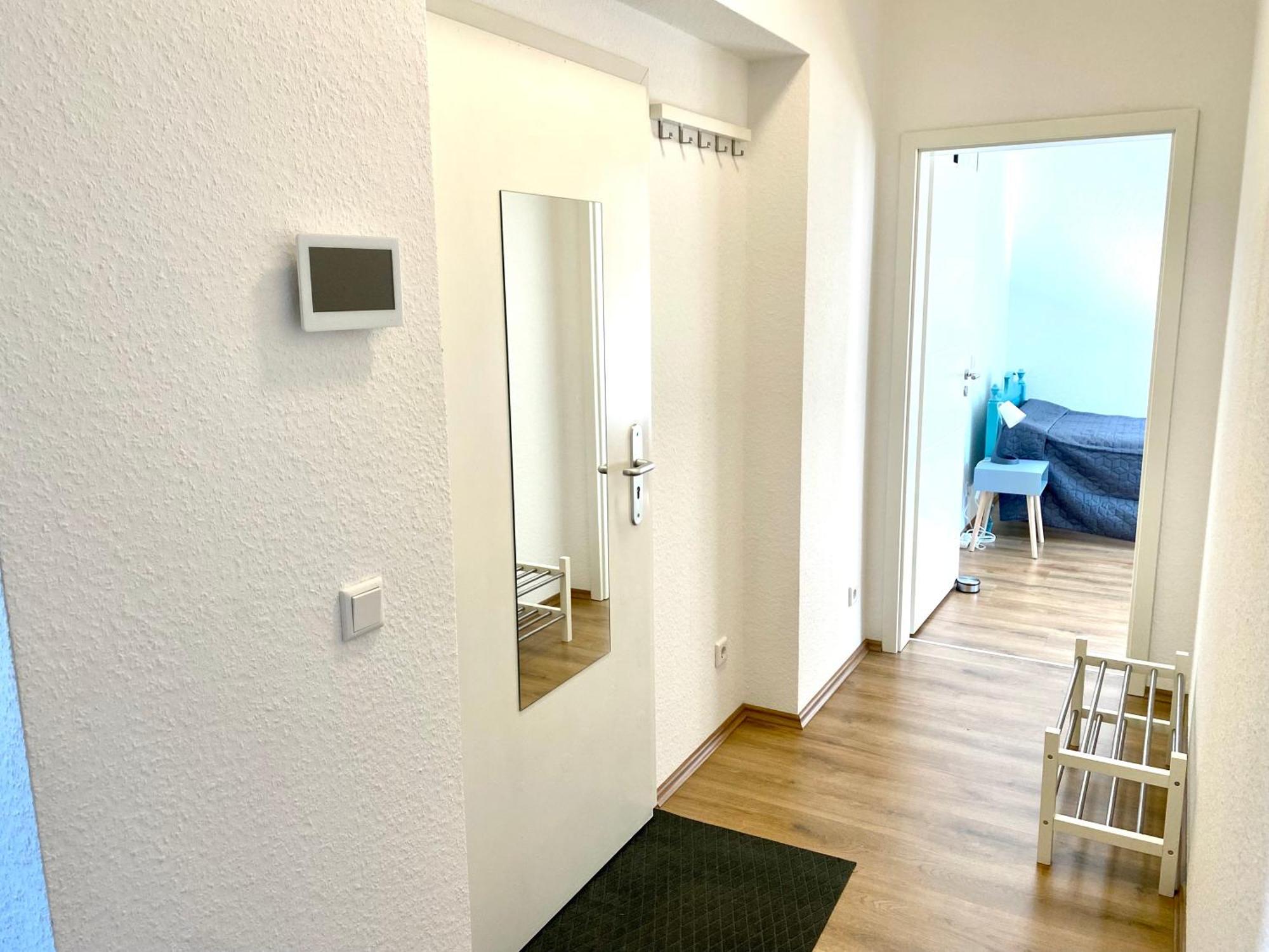 2 Rooms, Free Parking, 25 Min To Duesseldorf, 150 Mbps Wlan Duisbourg Extérieur photo