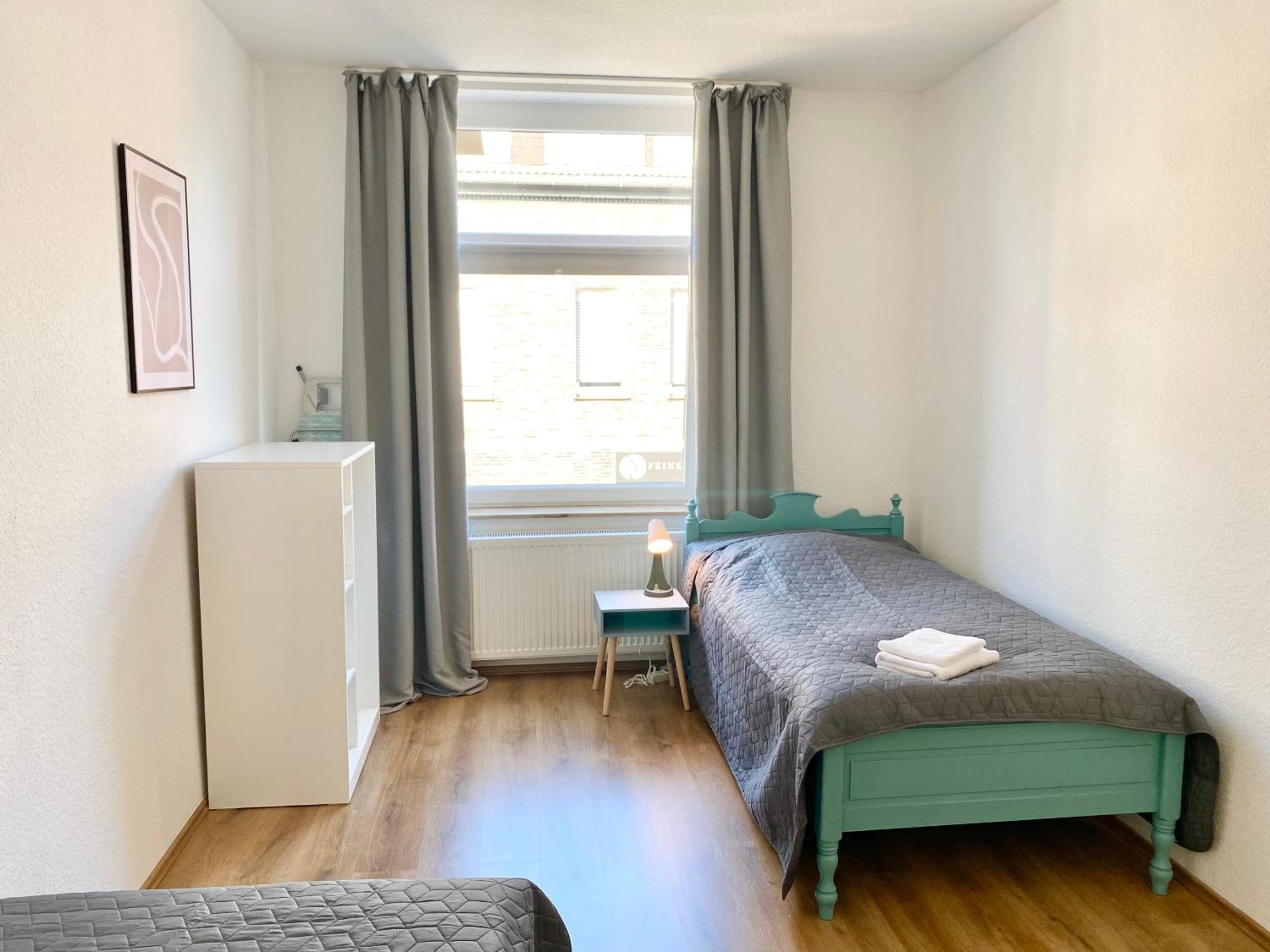 2 Rooms, Free Parking, 25 Min To Duesseldorf, 150 Mbps Wlan Duisbourg Extérieur photo