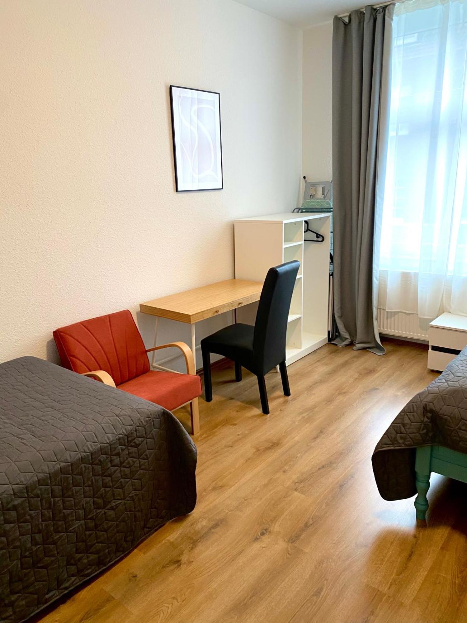 2 Rooms, Free Parking, 25 Min To Duesseldorf, 150 Mbps Wlan Duisbourg Extérieur photo