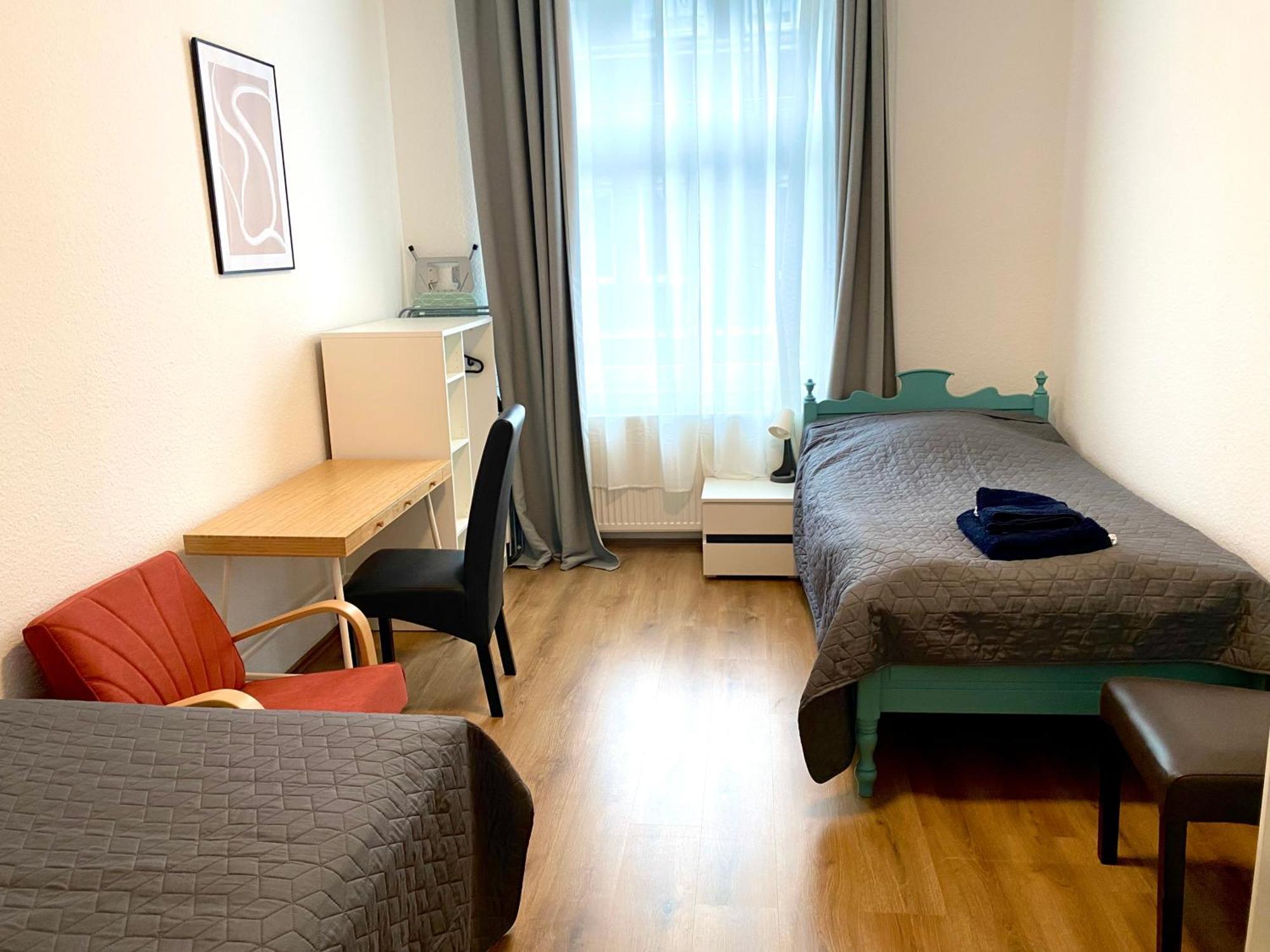 2 Rooms, Free Parking, 25 Min To Duesseldorf, 150 Mbps Wlan Duisbourg Extérieur photo