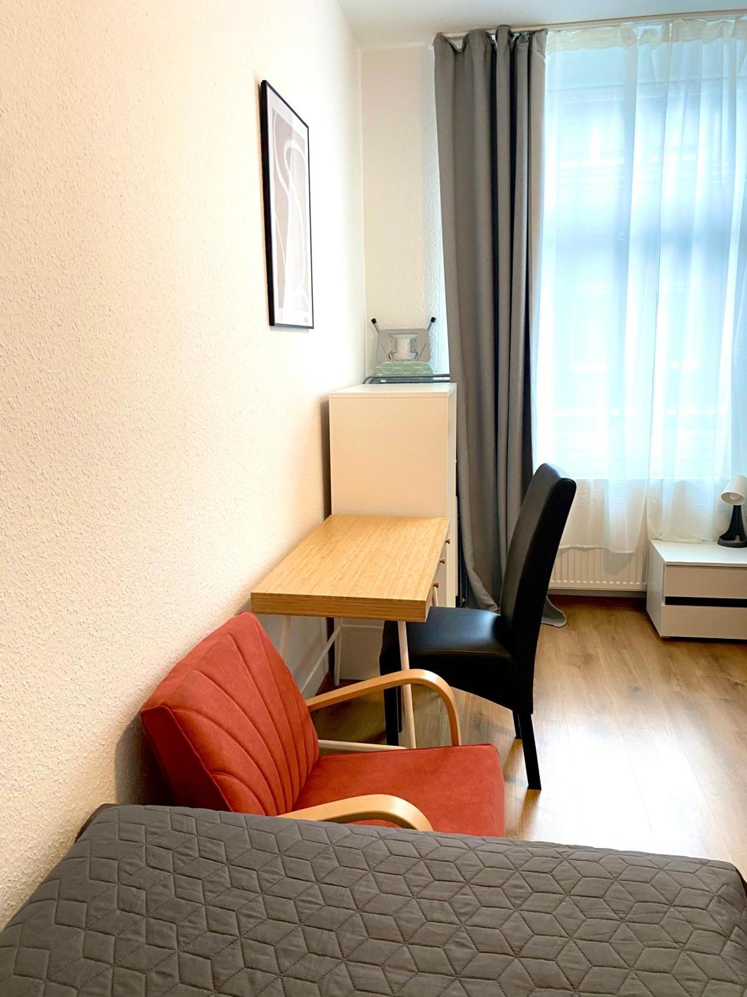 2 Rooms, Free Parking, 25 Min To Duesseldorf, 150 Mbps Wlan Duisbourg Extérieur photo